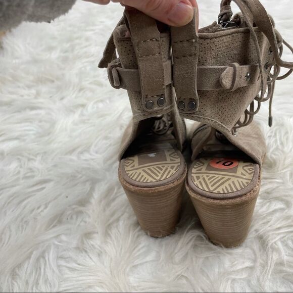 Dolce Vita Lira Lace-Up Laser Cut Peep Toe Suede Leather Ankle Booties - Picture 7 of 11